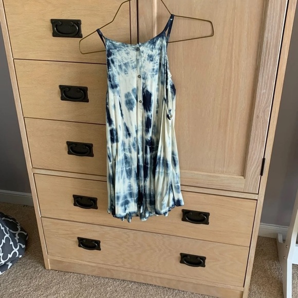 American Eagle top - Picture 2 of 2